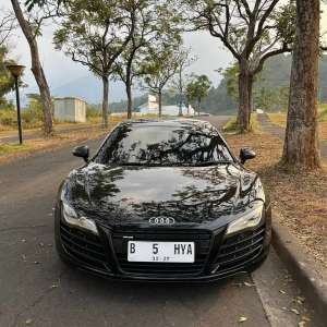 Audi R8 V8 4.2 Quattro , tersedia melalui melalui situs Olx