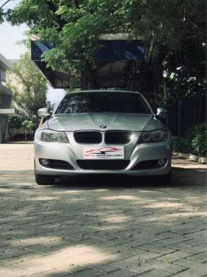 Jual bekas BMW E90 320i Matic 2010,lokasi di DKI Jakarta