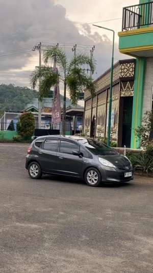Jual bekas Honda jazz 2012 akhir, pemakaian 2013. Matic type S,lokasi di Bandar Lampung Kota