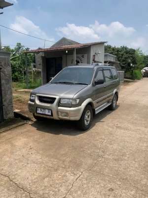 Isuzu Panther 2003 Diesel , tersedia melalui melalui situs Olx