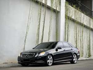 Mercedes-Benz E250 NIK 2012 , tersedia melalui melalui situs Olx