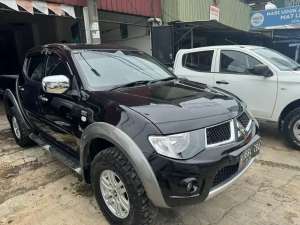 Jual bekas Mitsubishi triton 2014 exceed manual 4x4 double cabin,lokasi di Jakarta Timur