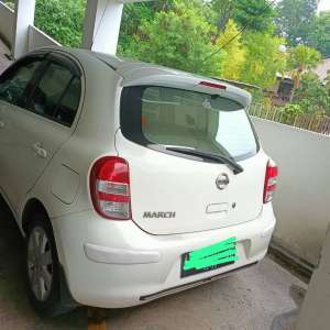 Jual bekas Mobil bekas Nissan march plat madiun,lokasi di Madiun Kota