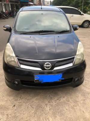 Nissan grand Livina hws , tersedia melalui melalui situs Olx