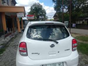 Nissan March MT Putih , tersedia melalui melalui situs Olx