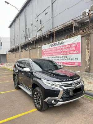 PAJERO DAKAR ROCKFORD 4x2 AT KM LOW , tersedia melalui melalui situs Olx
