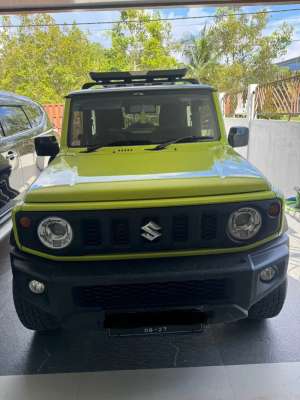 Suzuki Jimny jeep , tersedia melalui melalui situs Olx
