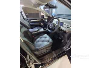 Jual bekas 2024 Wuling Cloud EV 0.0 EV Hatchback free maintenance lifetime waranty charging devide emas 2 gram,lokasi di Jawa Barat