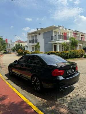 Jual bekas BMW 320i 2010 LCI, mobil terawat banget.,lokasi di Tangerang Selatan Kota