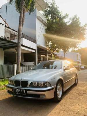 Jual bekas BMW 528i E39 Low KM full original mulus tinggal pakai,lokasi di Bekasi Kota