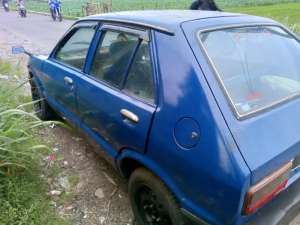 Daihatsu charade 1982 , tersedia melalui melalui situs Olx