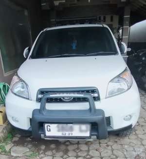 Daihatsu Terios Matic 2014 , tersedia melalui melalui situs Olx