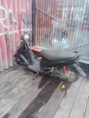 Di jual cepat motor spin 125,surat lengkap pajak mati , tersedia melalui melalui situs Olx