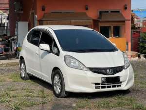 Jual bekas DP 10 Juta Jazz S matic 2013 new Model tangan pertama km 80rb,lokasi di Palembang Kota