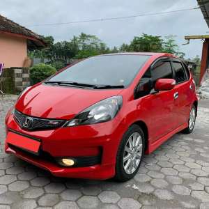 Jual bekas Honda Jazz RS GE8 2013 Matic,lokasi di Salatiga Kota