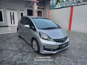 Jual bekas HONDA JAZZ RS MATIC 2013,lokasi di Karawang Kab.