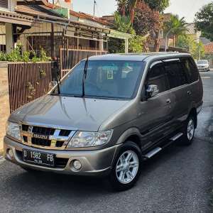 Isuzu Panther 2011 Diesel , tersedia melalui melalui situs Olx
