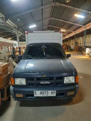 Isuzu Panther Box Turbo , tersedia melalui melalui situs Olx