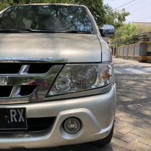 Jual bekas Isuzu Panther LS 2009 Putih gading,lokasi di Jawa Timur