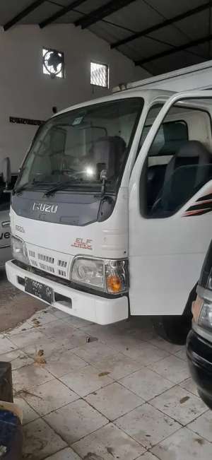 JUAL CEPAT ISUZU ELF , tersedia melalui melalui situs Olx