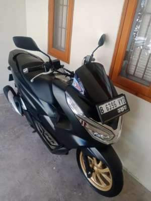 Jual bekas LOW KM NEW PCX ABS KEYLESS HITAM DOFF B TANGKOT PAJAK PANJANG MULUS,lokasi di Tangerang Kota