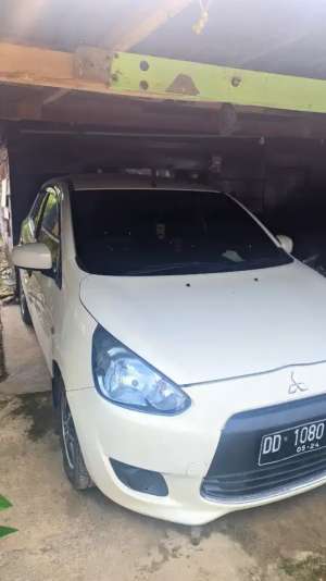 Mitsubishi mirage matic 2014 , tersedia melalui melalui situs Olx