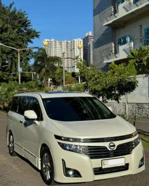 Nissan Elgrand 2011 Bensin , tersedia melalui melalui situs Olx