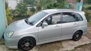 Suzuki aerio 2005 , tersedia melalui melalui situs Olx