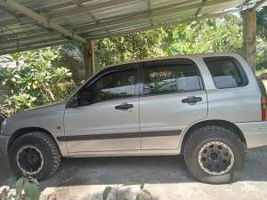 Suzuki Escudo 2005 Bensin , tersedia melalui melalui situs Olx