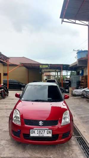 Suzuki Swift 2010 , tersedia melalui melalui situs Olx