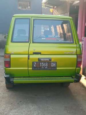 Toyota Kijang 1990 Bensin , tersedia melalui melalui situs Olx