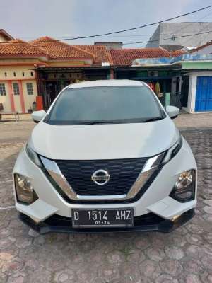 All New Nissan Livina 1.5 EL Tahun 2019 manual , tersedia melalui melalui situs Olx