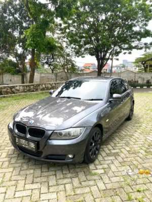 Jual bekas BMW e90 320i Gray on beige Executive 2010,lokasi di Tangerang Selatan Kota
