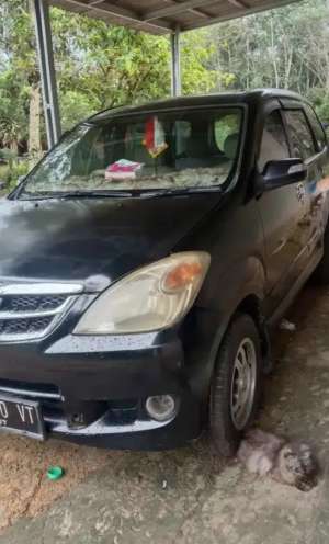 Daihatsu Xenia 2009 , tersedia melalui melalui situs Olx