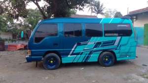 Dijual Isuzu Elf Short Minibus 2005 , tersedia melalui melalui situs Olx