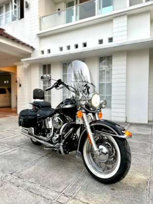 Jual bekas Harley Davidson Heritage Softail 100th Years Anniversary Kondisi Top,lokasi di Jakarta Selatan
