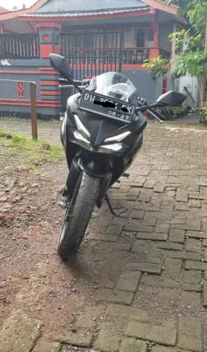 Honda CBR 150R th 2022 , tersedia melalui melalui situs Olx