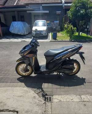 Honda Vario new 125 thn 2022 km 14rb mulus siap pakai , tersedia melalui melalui situs Olx