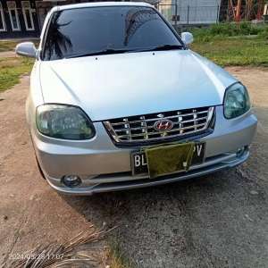 Hyundai verna gls manual 2004 , tersedia melalui melalui situs Olx