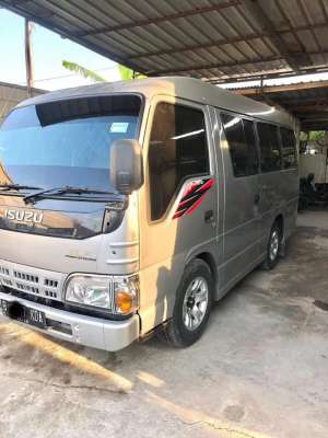 Jual bekas Jual cepat elf minibus short NHR 55 2017,lokasi di Karawang Kab.