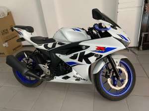 Jual cepat motor Suzuki GSX 2018 km rendah.. , tersedia melalui melalui situs Jualmotorbekas