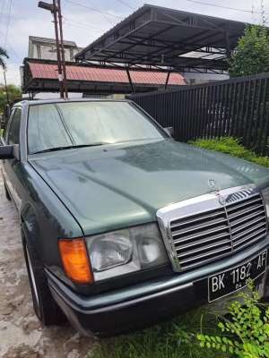MERCEDES BENZ 200,w124 , tersedia melalui melalui situs Olx