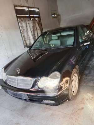 Mercedes-Benz C200 2002 Bensin , tersedia melalui melalui situs Olx