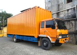 Jual bekas Mitsubishi Fuso 7.5 Manual 2015,lokasi di DKI Jakarta