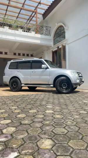 Mitsubishi Pajero 3.8 L Exceed 2008rare version 3.8L bukan 3.0 , tersedia melalui melalui situs Olx
