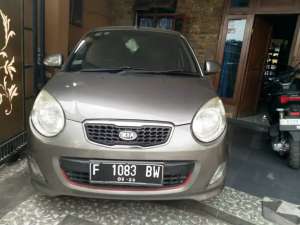 Mobil Kia picanto , tersedia melalui melalui situs Olx