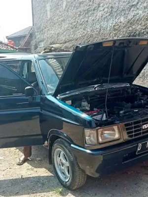 Jual bekas Murah PemakaiIsuzu Panther Royale 2.5Manual Diesel Biru 1997,lokasi di Bandung Kab.