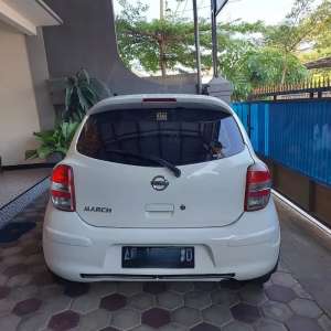 Jual bekas Nissan March 75 jt,lokasi di Madiun Kota