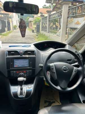 Nissan Serena 2015 Bensin , tersedia melalui melalui situs Olx