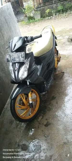 Skywave 125cc suzuki , tersedia melalui melalui situs Olx